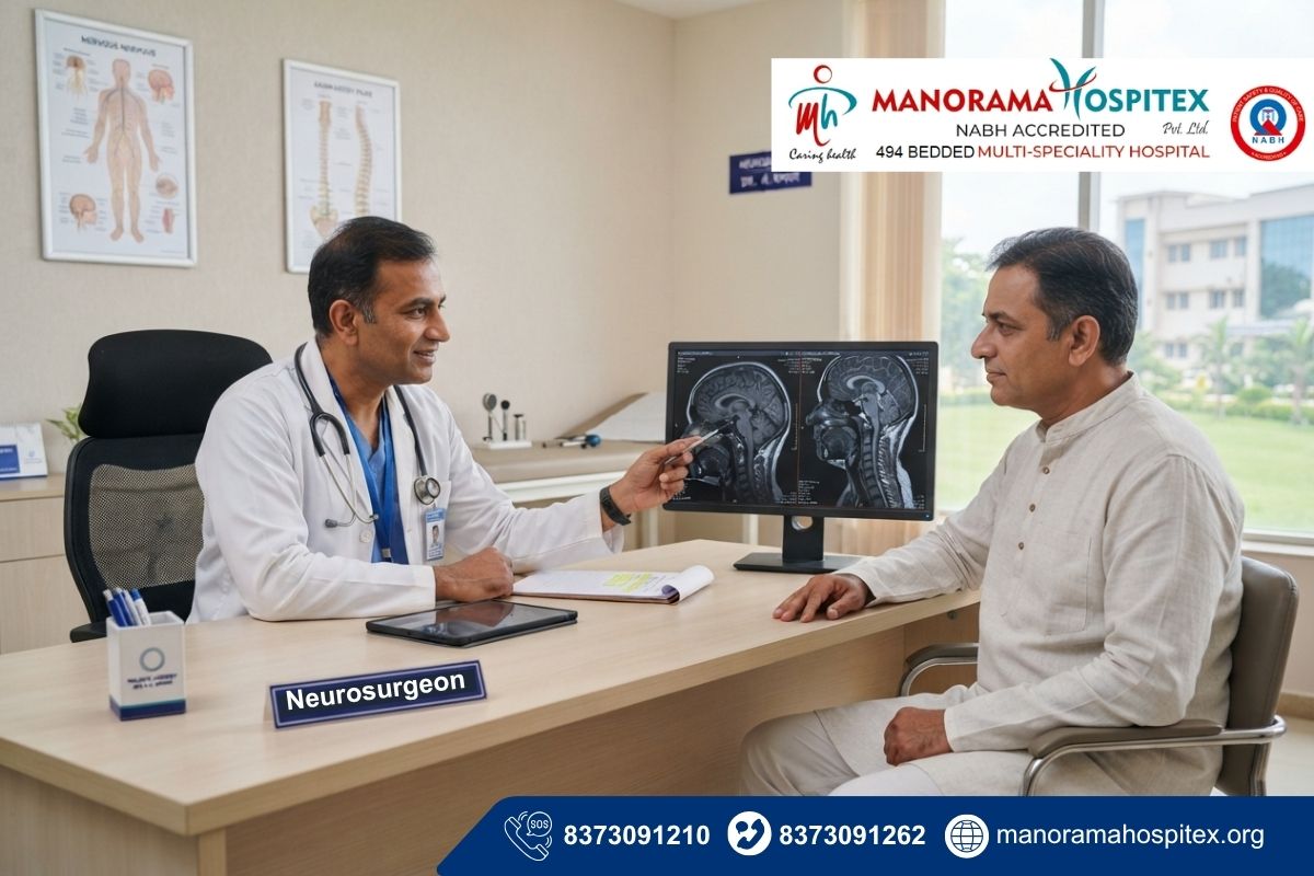 Best neurosurgeon in Nadia consulting a patient